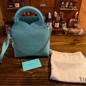 The viral Tiffany’s heart shape purse in Tiffany blue.